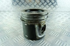 Engine piston  1106